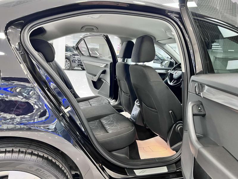 Skoda Octavia 3 поколение [рестайлинг] 1.8 TSI DSG (180 л.с.)