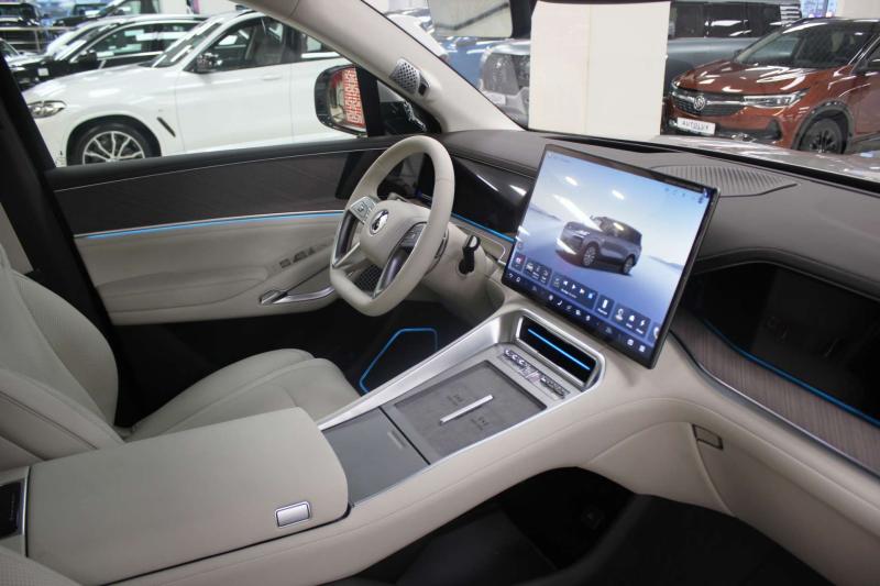 Denza N9 1 поколение 2.0 л. 925 л.с. (680 кВт) 