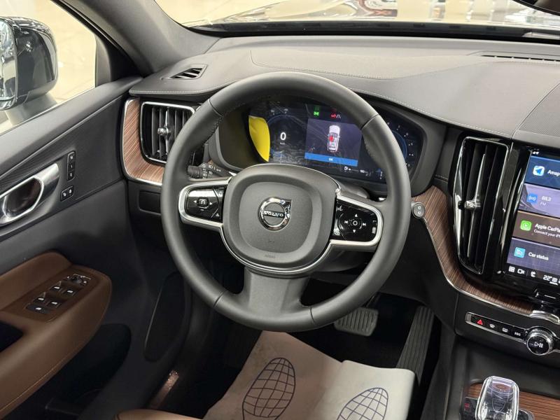Volvo XC60 II Рестайлинг Бензин 2 л. 249 л.с. автомат полный