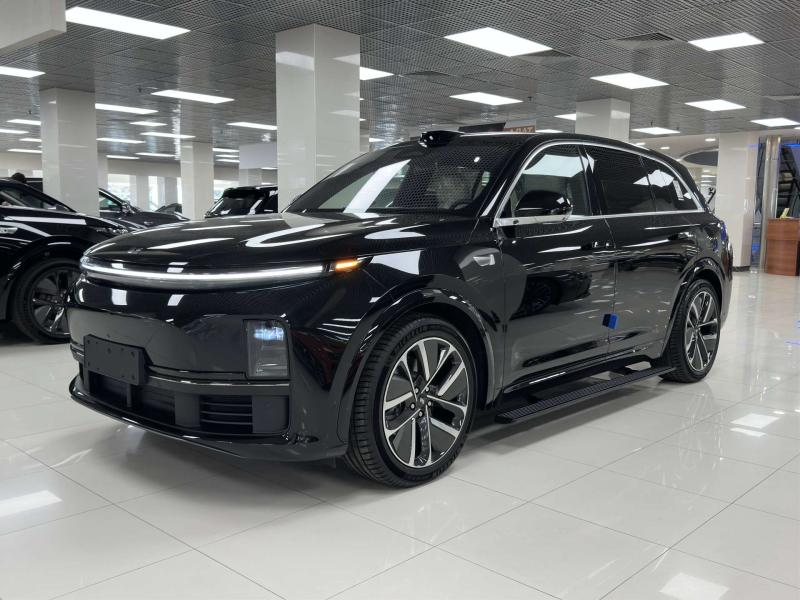 LiXiang L7 I Рестайлинг Гибрид 1.5 л. 449 л.с. автомат полный