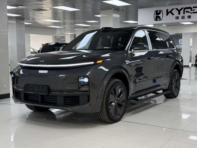 LiXiang L9 I Рестайлинг Гибрид 1496 см3 449 л.с. (330 кВт) автоматическая полный