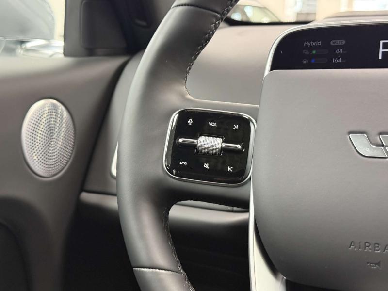 LiXiang L7 I Рестайлинг Гибрид 1.5 л. 449 л.с. автомат полный