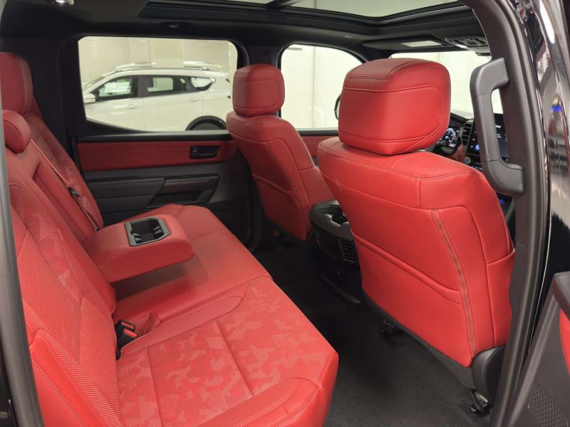 Toyota Tundra III Гибрид 3.4 л. 437 л.с. автомат задний