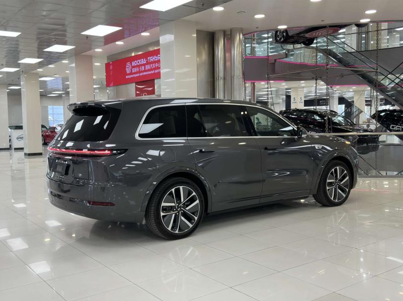 LiXiang L9 I Рестайлинг Гибрид 1.5 л. 449 л.с. автомат полный