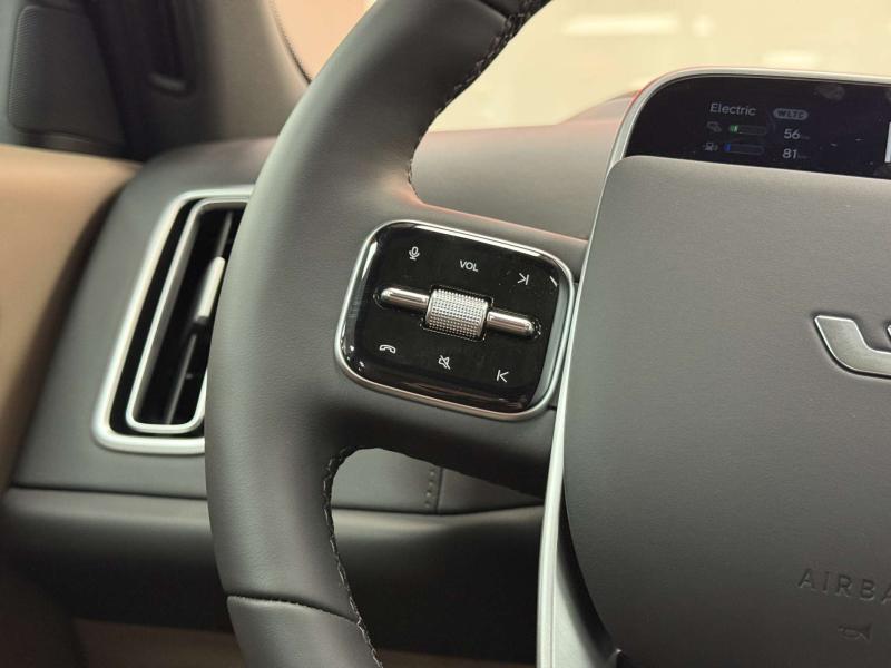 LiXiang L7 I Рестайлинг Гибрид 1.5 л. 449 л.с. автомат полный