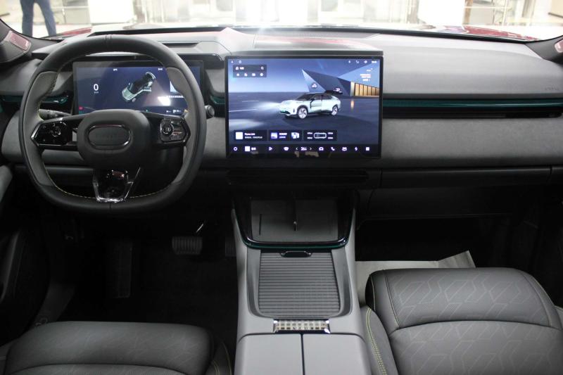 Lynk & Co 08  Гибрид 1.5 л. 593 л.с. автомат полный