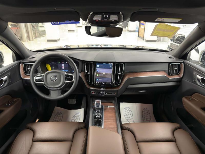 Volvo XC60 II Рестайлинг Бензин 2 л. 249 л.с. автомат полный
