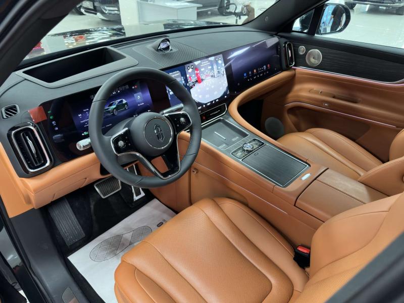 Aito M9  Гибрид 1.5 л. 496 л.с. автомат полный