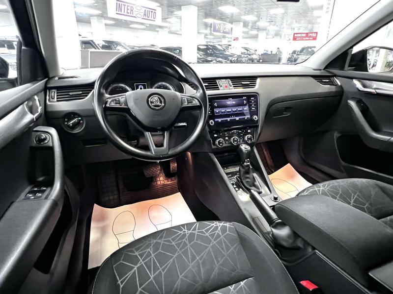 Skoda Octavia 3 поколение [рестайлинг] 1.8 TSI DSG (180 л.с.)