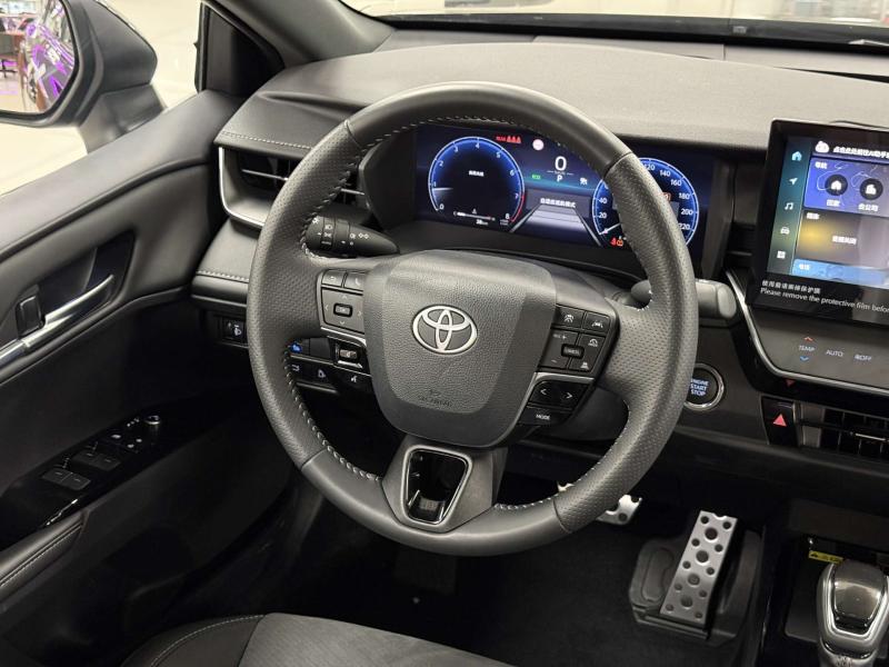 Toyota Camry IX (XV80) China Market Гибрид 2 л. 197 л.с. вариатор передний