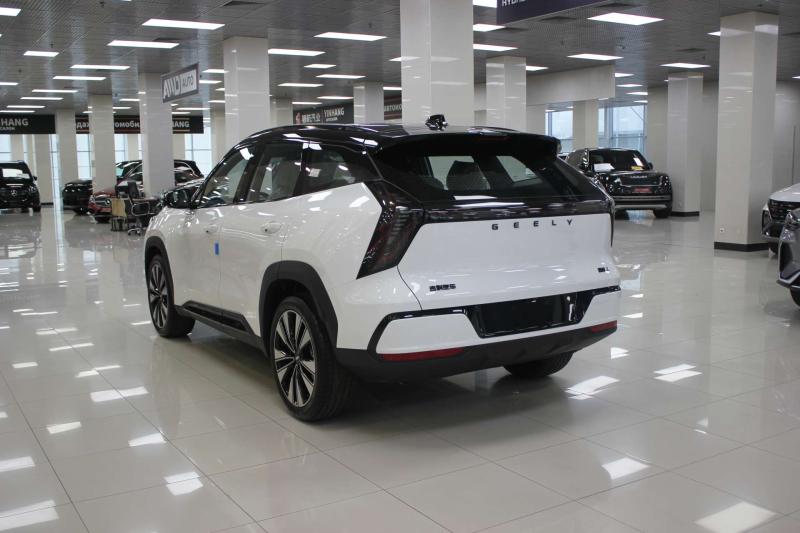 Geely Atlas Pro  Бензин 1.5 л. 177 л.с. робот полный