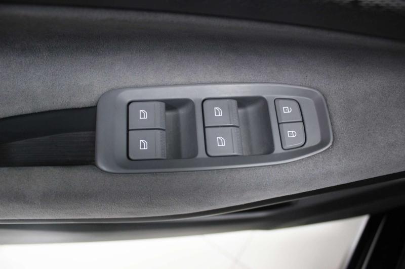 Lynk & Co 08  Гибрид 1.5 л. 593 л.с. автомат полный