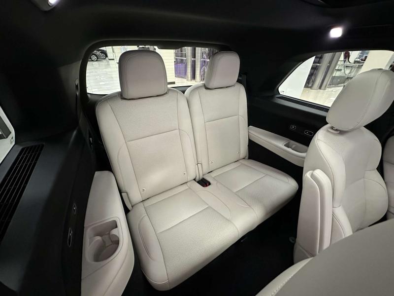 LiXiang L9  Гибрид 1.5 л. 449 л.с. автомат полный