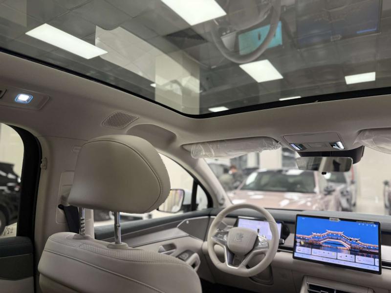 BYD Tang L 1 поколение 1.5 л, 700 л.с., гибрид