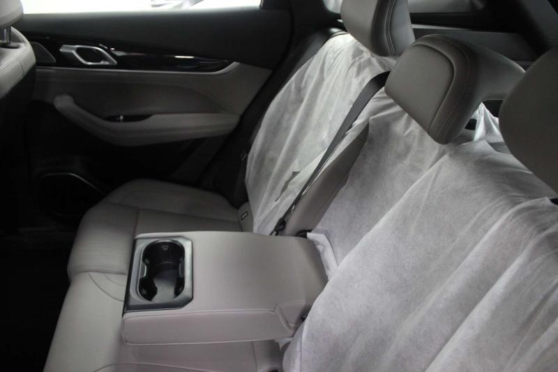 Geely Atlas Pro  Бензин 1.5 л. 177 л.с. автомат передний