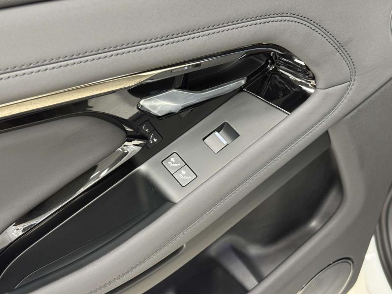 Land Rover Range Rover Evoque II Рестайлинг Бензин 2 л. 249 л.с. автомат полный