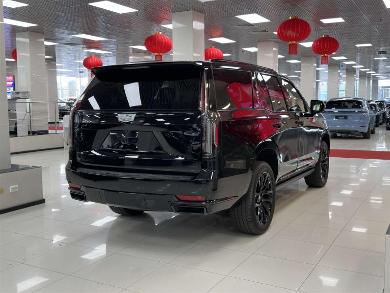 Cadillac Escalade V Рестайлинг Бензин 6.2 л. 420 л.с. автомат полный