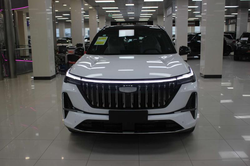 Geely Atlas Pro  Бензин 1.5 л. 177 л.с. автомат передний