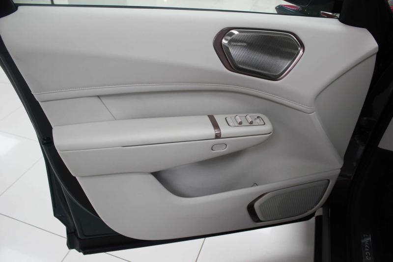 Lynk & Co 900 Поколение 1 2.0h 734 л.с