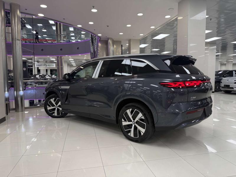 BYD Tang L 1 поколение 1.5 л, 700 л.с., гибрид