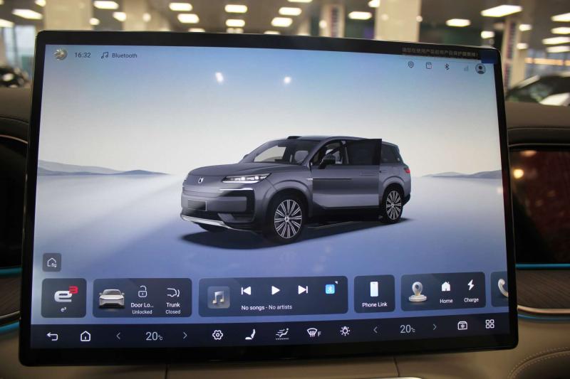 Denza N9 1 поколение 2.0 л. 925 л.с. (680 кВт) 