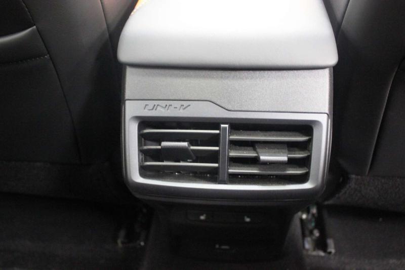 Changan UNI-V  Бензин 1.5 л. 181 л.с. робот передний