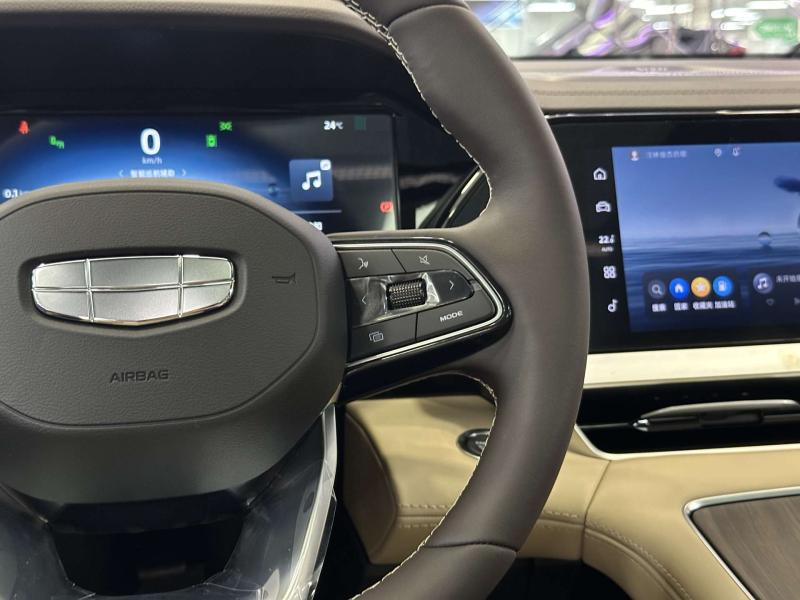 Geely Monjaro  Бензин 2 л. 238 л.с. автомат полный