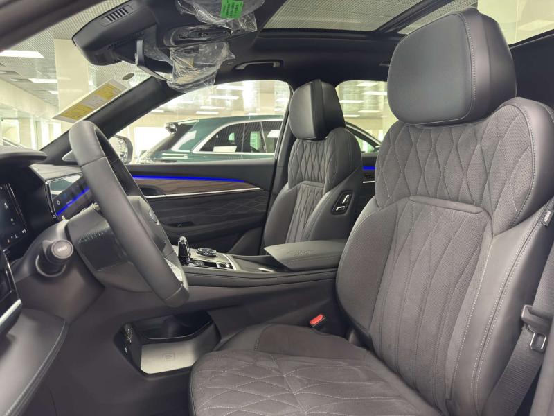 Geely Monjaro  Бензин 2 л. 238 л.с. автомат полный