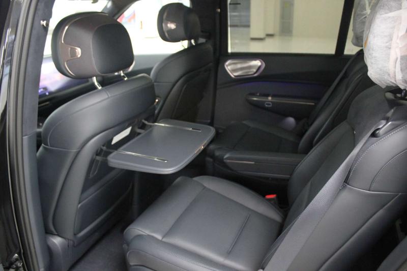 Lynk & Co 900 Поколение 1 2.0h 884 л.с.