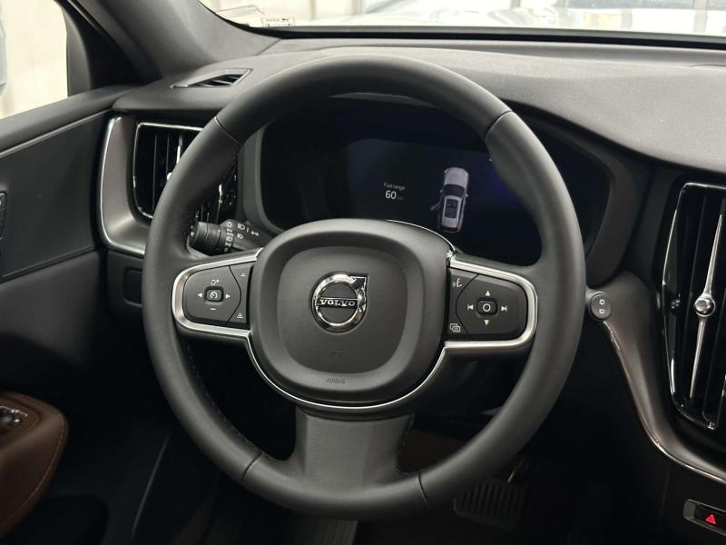 Volvo XC60 2 поколение [рестайлинг] 2.0 AT (250 л.с.)