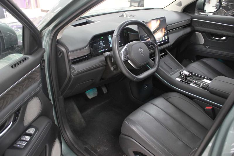 Aito M7 I Гибрид 1.5 л. 272 л.с. автомат задний