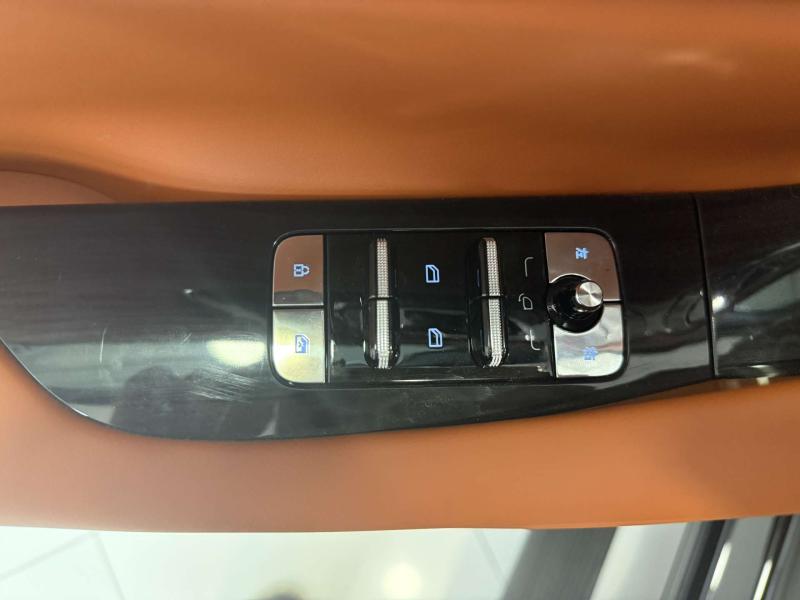 Geely Galaxy M9 1 поколение 1.5 л, 870 л.с., гибрид