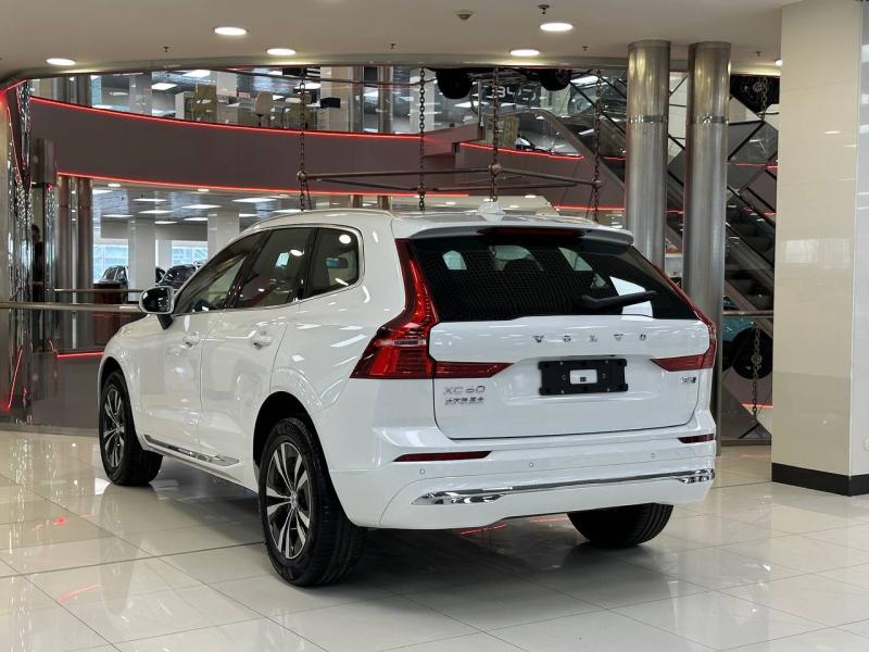 Volvo XC60 2 поколение [рестайлинг] 2.0 AT 4WD (249 л.с.)