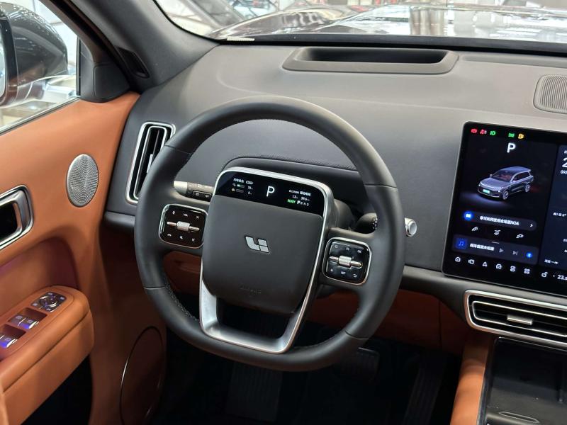 LiXiang L9 I Рестайлинг Гибрид 1.5 л. 449 л.с. автомат полный
