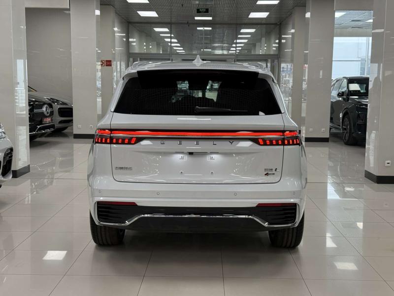 Geely Monjaro  Бензин 2 л. 238 л.с. автомат полный