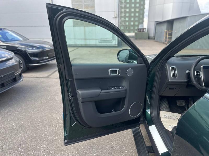 LiXiang L8 I Рестайлинг Гибрид 1.5 л. 449 л.с. автомат полный