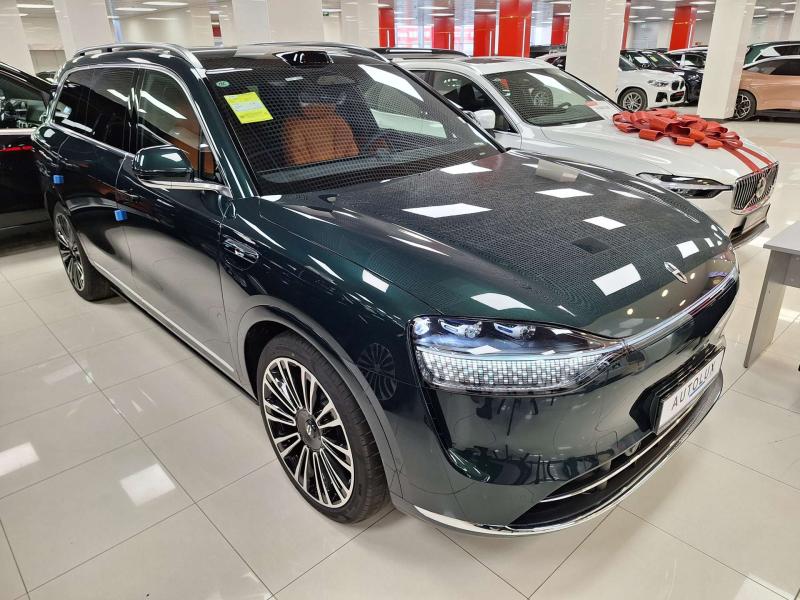 Aito M9  Гибрид 1.5 л. 496 л.с. автомат полный