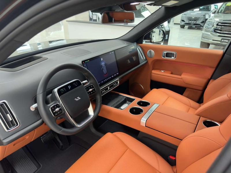 LiXiang L9 I Рестайлинг Гибрид 1.5 л. 449 л.с. автомат полный