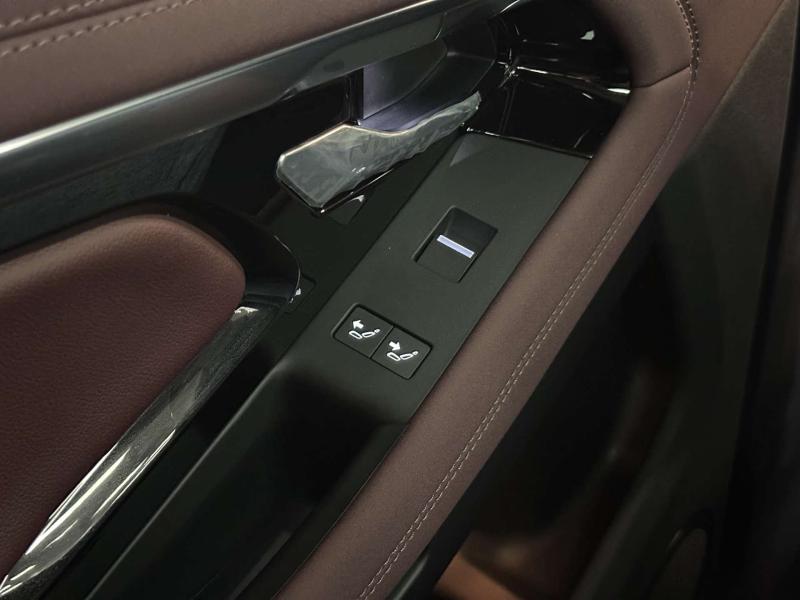 Land Rover Range Rover Evoque II Рестайлинг Бензин 2 л. 249 л.с. автомат полный