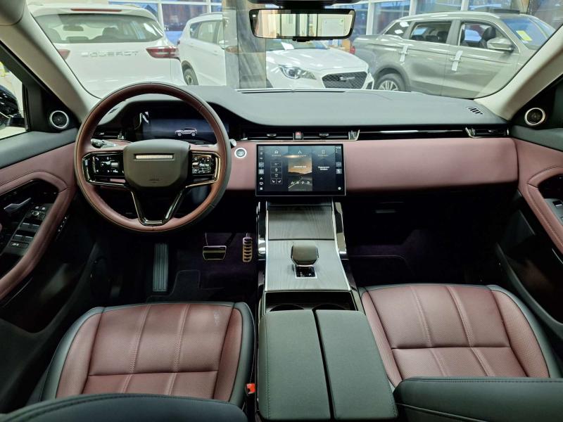 Land Rover Range Rover Evoque II Рестайлинг Бензин 2 л. 249 л.с. автомат полный