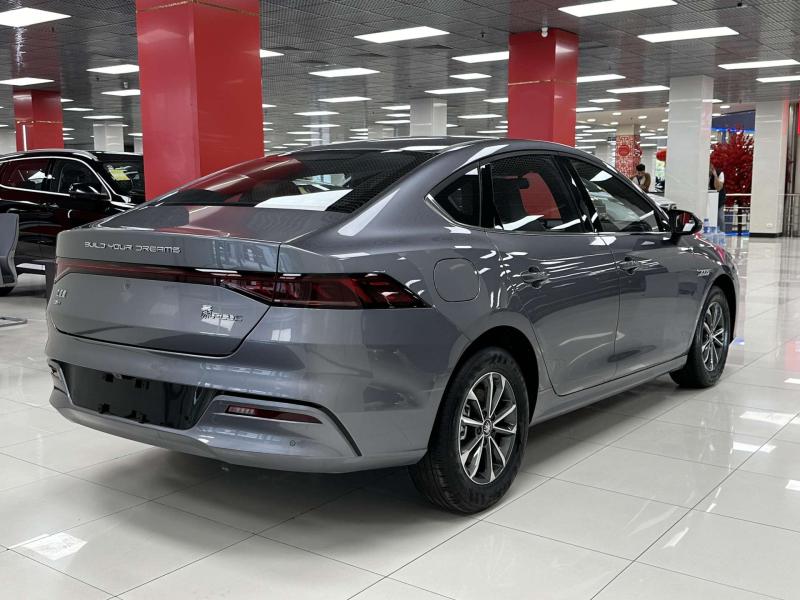 BYD Qin III Гибрид 1.5 л. 218 л.с. автомат передний