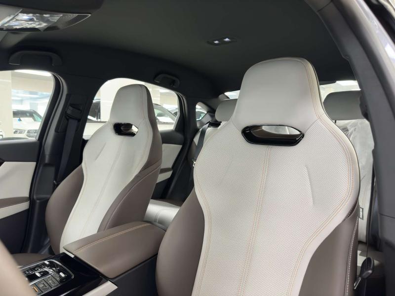 BYD Qin III Гибрид 1.5 л. 218 л.с. автомат передний