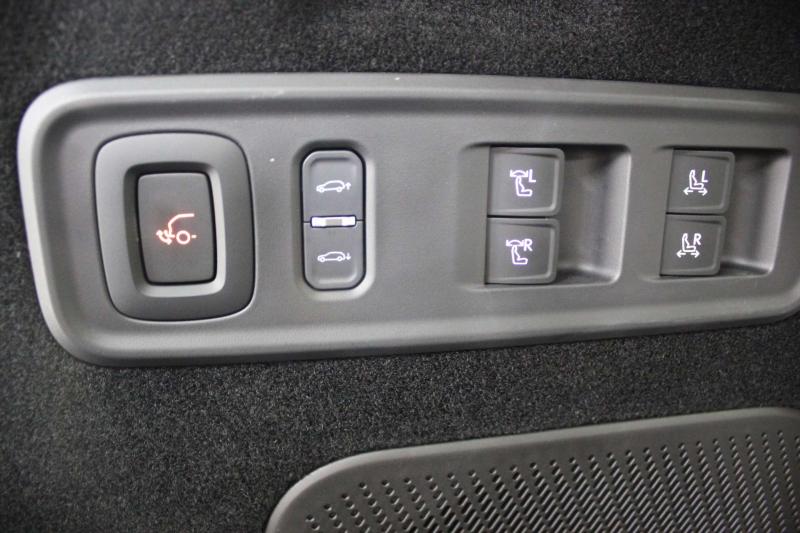 Lynk & Co 900 Поколение 1 2.0h 734 л.с