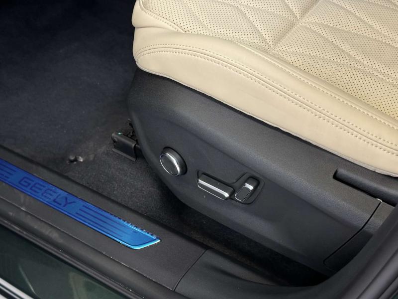 Geely Monjaro 1 поколение [2 рестайлинг] 2.0 AT (272 л.с.)