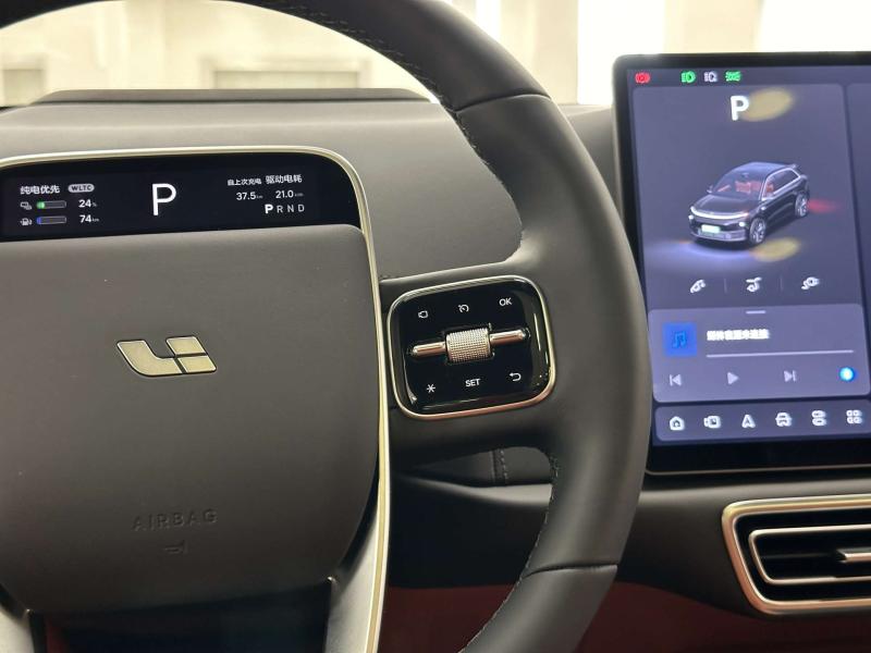 LiXiang L6  Гибрид 1.5 л. 408 л.с. автомат полный