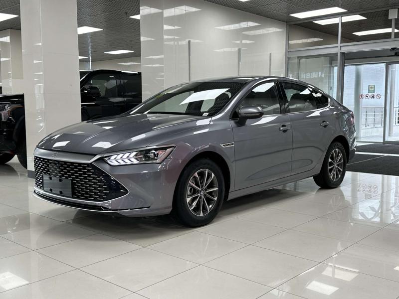 BYD Qin III Гибрид 1.5 л. 218 л.с. автомат передний