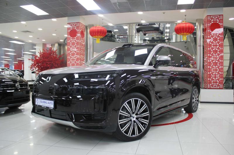 Denza N9 1 поколение 2.0 л. 925 л.с. (680 кВт) 