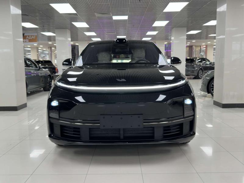 LiXiang L7 I Рестайлинг Гибрид 1.5 л. 449 л.с. автомат полный