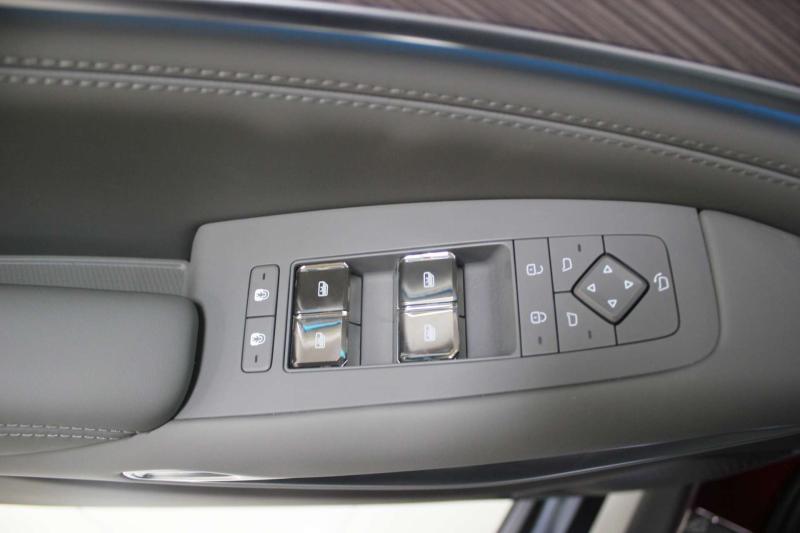 Denza N9 1 поколение 2.0 л. 925 л.с. (680 кВт) 