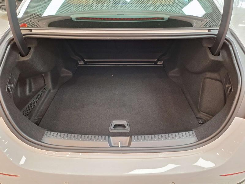 Mercedes-Benz E-Класс VI (W214, S214) Бензин 2 л. 204 л.с. автомат задний